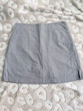 Lady Hagen Gray Mini Skirt with Subtle Swiss Dots Sz 2 E13